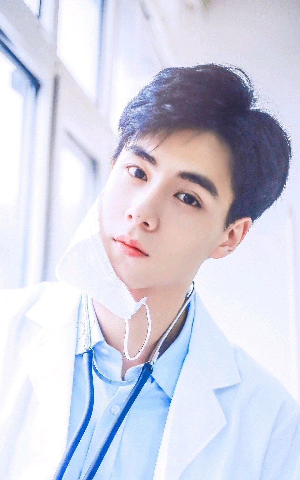 史元庭不红接不到戏很正常
舒畅转战直播接不到戏也很正常
说句实话，但是让我万万没