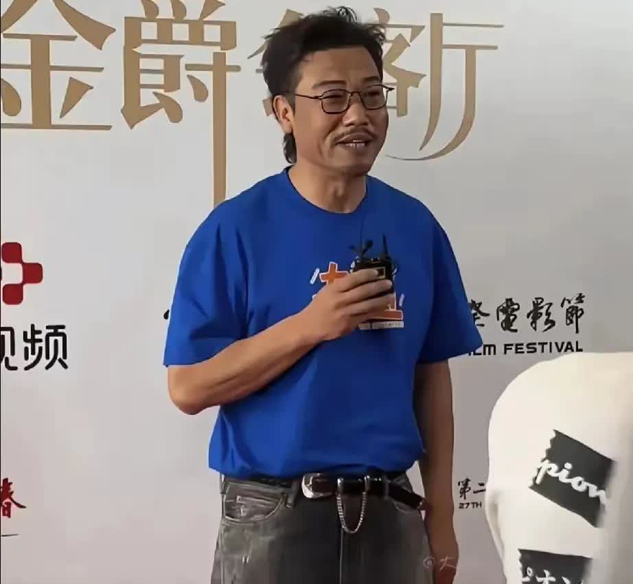 这位快速减肥
减了40多斤以后，
人确实瘦了，但是这精神状态，
感觉没那么