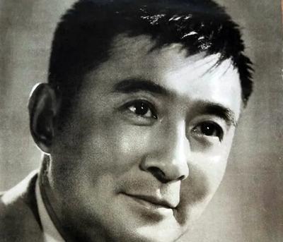 1945年，被关押5年的巨星赵丹出狱，他直奔回家和妻子团聚，却撞见妻子挺着大肚子