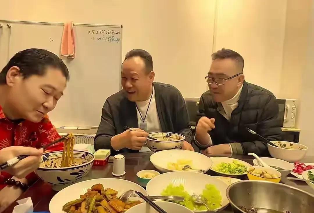 #头号创作者激励计划#马三岭：我和杨议，没有好到穿一条裤子。
5月18日，是杨议