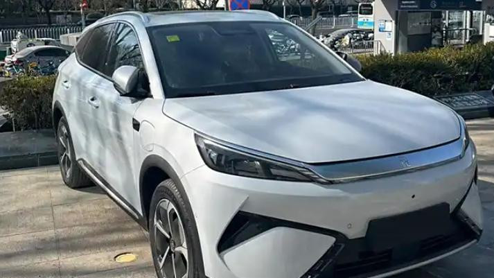 比亚迪元PLUS智驾版上市！增加车载冰箱，推出5款车型