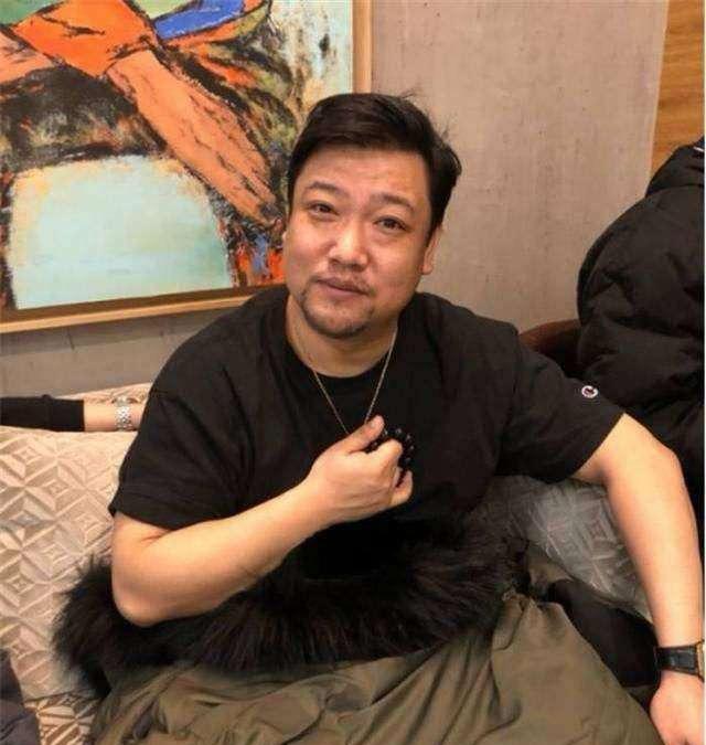 44岁演员贾冰减肥成功，这背后究竟藏着啥秘密？近日，贾冰减肥成功后的模样引发全网