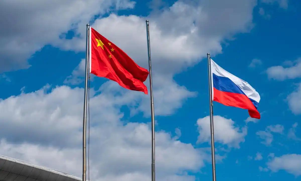 中俄为什么要站在一起？其实有个俄罗斯的精英已经说出了答案。俄罗斯政治家康斯坦丁·