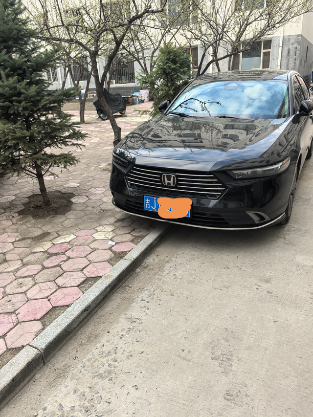 25年3月23日购买
十一代雅阁260尊贵版，1.5t，操控性挺好的，给油就有速