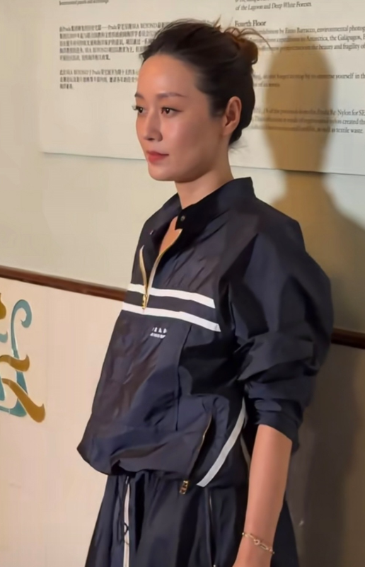 马伊琍现身parad sea beyond活动。这骨相简直高级到极致，精致且耐人