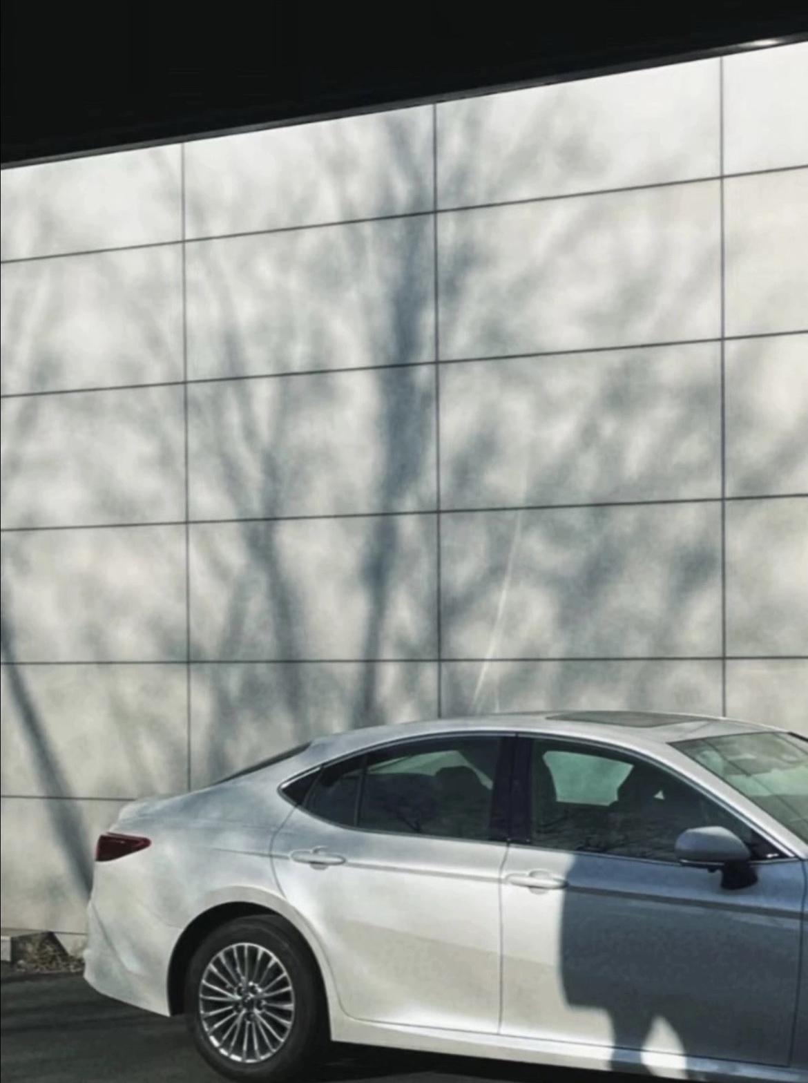 凯美瑞跑出4L/100km的油耗，真得给混动系统点个赞。