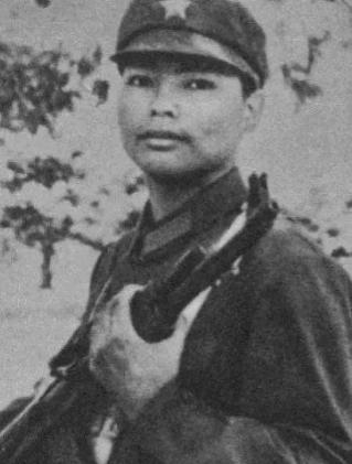 [中国赞]1979年，在攻打78号高地的时候，19岁的小战士岩龙突然消失，直到战