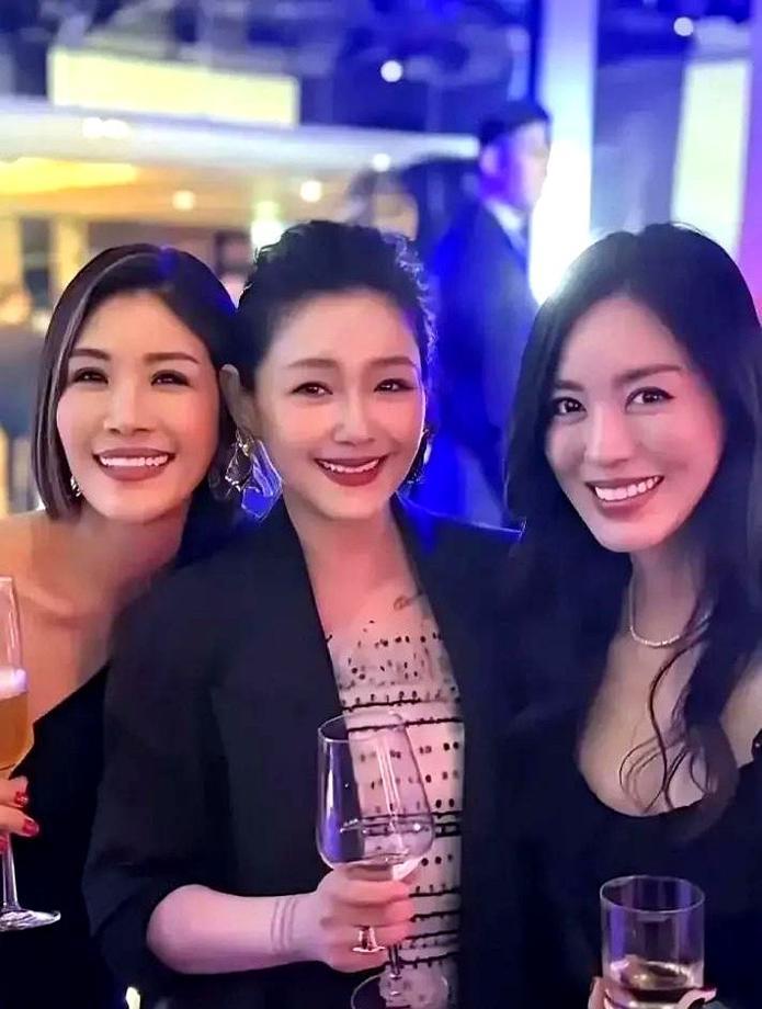 

台媒爆料具俊晔的真实情况

这套市值4亿的台北豪宅最近成了舆论焦点。知情人士
