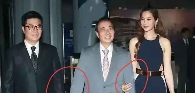 李兆基最疼爱的儿媳











豪门媳妇不好当，但徐子淇却深受公公李兆