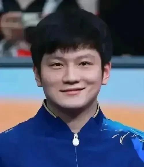 樊振东去打德甲联赛，相当于国内乒超联赛，外协也参加国内联赛，互相交流。
他还是国