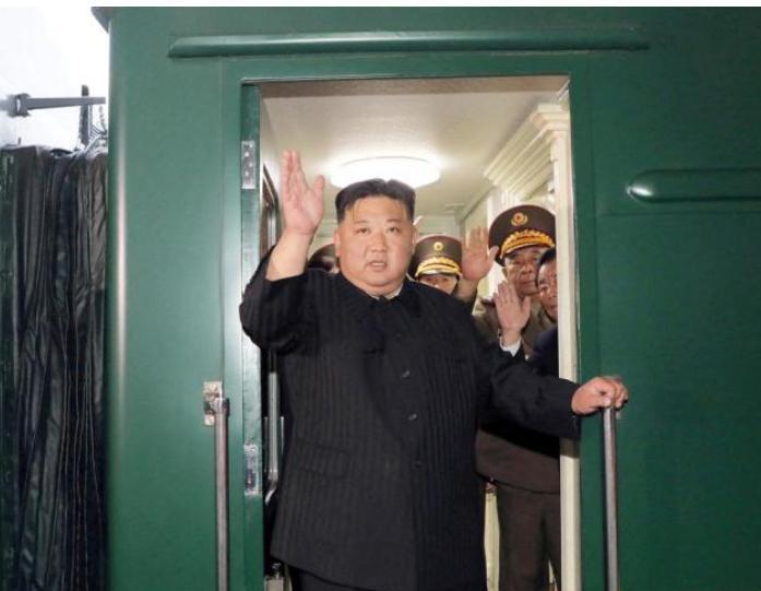 金正恩或于今晚乘专列赴华
朝鲜领导人金正恩很可能于星期一（9月1日）乘专列启程赴