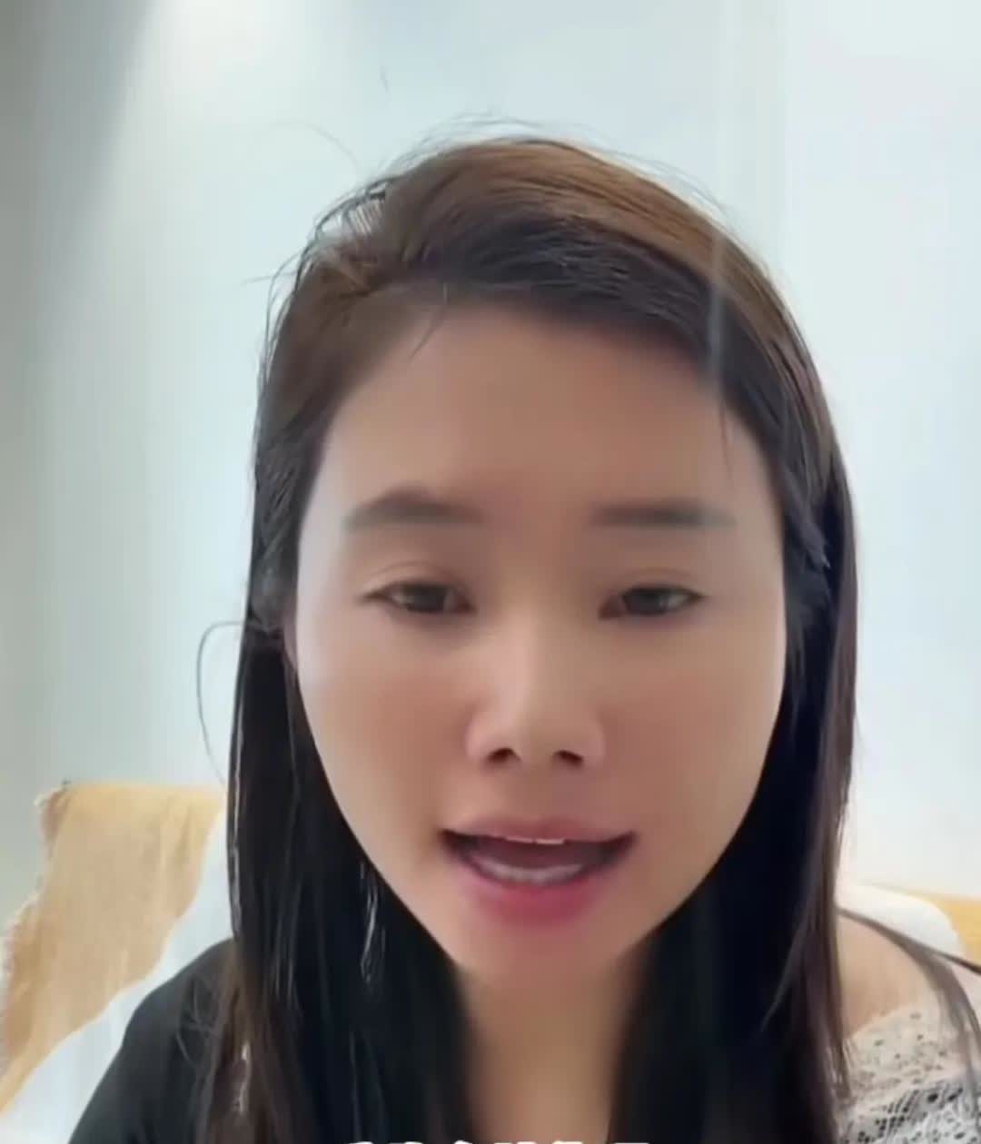 为什么现在的网友越来越讨厌杨妞花呢？
  说白了，就是她在直播间回应网友们的问