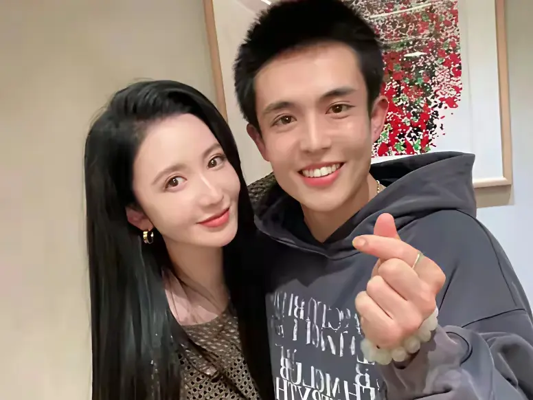 张萌签约了王星，这下王星不仅魂回来了，事业运也回来了，也算因祸得福！
