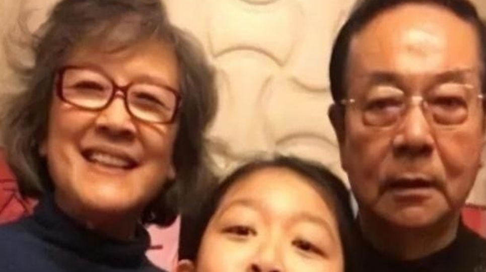 61岁的资深戏骨宋春丽，人生经历可谓跌宕起伏。她与音乐教授丈夫孙维熙坚持丁克长达