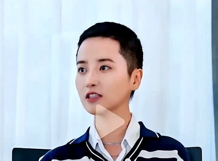 我有个大胆预测
蒋一侨永远也比不上姚安娜

不是说她能力不行或者情商不够，
