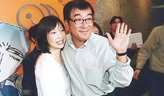 1994年，38岁的李宗盛爱上林忆莲。两人同居没多久，林忆莲就怀孕了，李宗盛赶紧