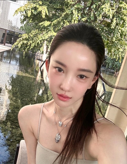 36岁潘南奎长这样？这女人感觉安分了不少！看上去很年轻，少女感爆棚！现在整得和原