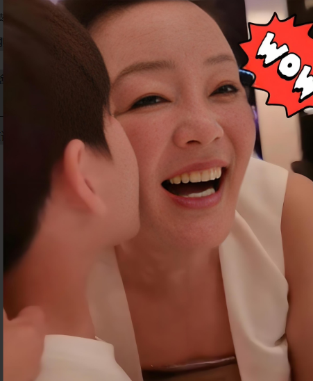 玥儿这下出名了，不是因为奶奶张兰回京团聚，而是因为她在饭桌上的这个小动作！

7