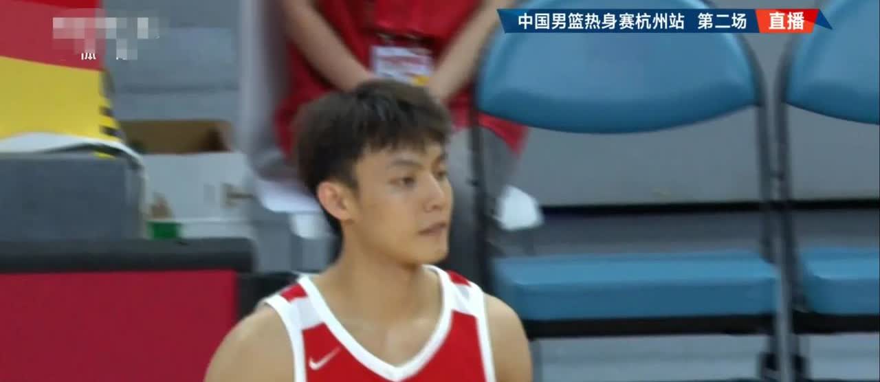 中国男篮超级球星徐杰终于登场了！在今天进行的中国男篮和委内瑞拉男篮的第二场热身赛