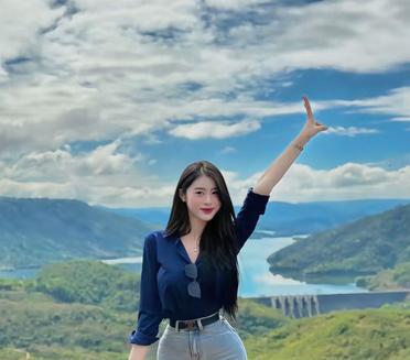 在登山的过程中忘却烦恼，拥抱大自然[耶][耶]<br />
<br />