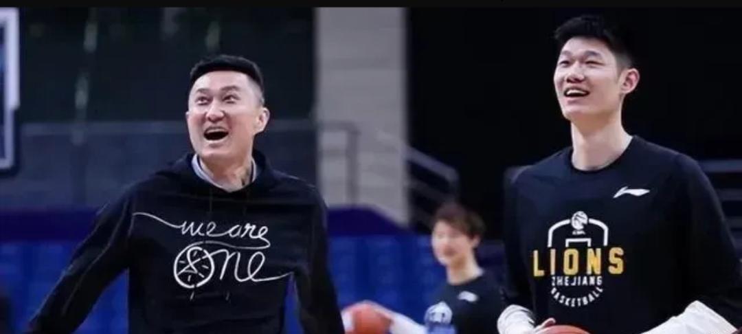 广厦夺冠！杜锋发文:恭喜胡金秋，总冠军实至名归！

广厦4:2击败北京夺得队史首