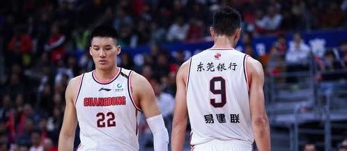 曾繁日终于回老家了！
可怜的阿日，本赛季开赛时，竟然是无人问津的一个球员，基本