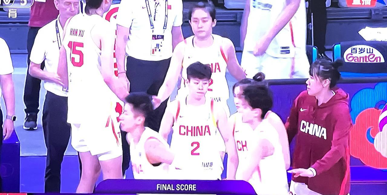 日本女篮爆冷击败夺冠热门中国女篮！
亚洲杯半决赛中国女篮9分之差输了比赛，主要问