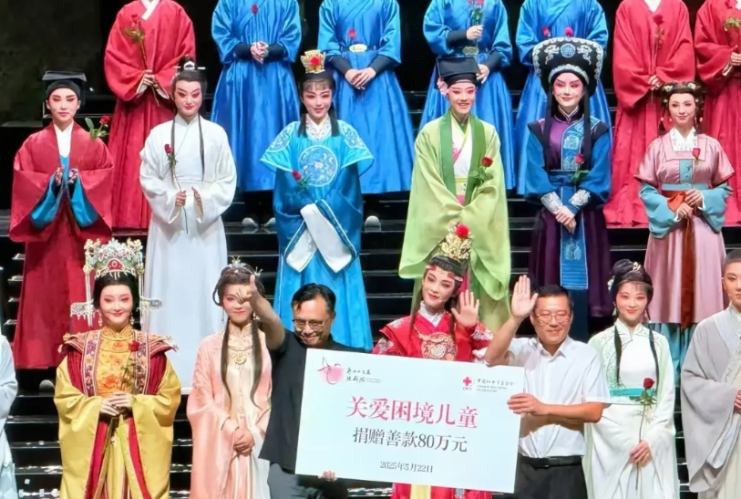 靠补贴存活的戏曲，现在可以做到单场票房200多万，并且倒捐出去80万，以前可不敢