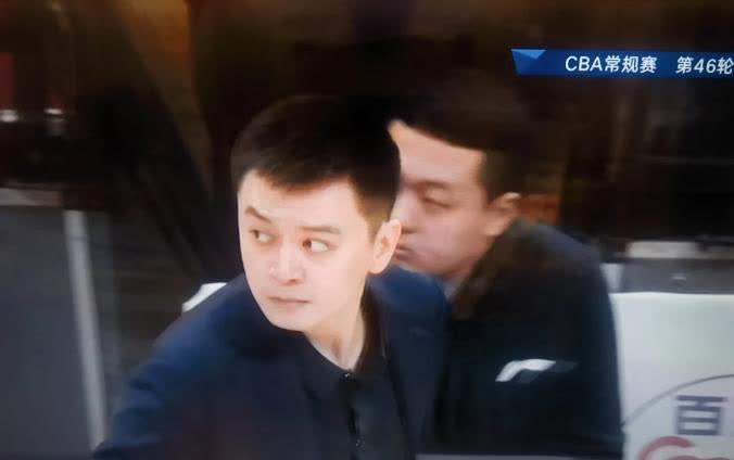 CBA惊现最猖狂一幕！没人能管吗？
辽宁本钢与山东高速的比赛虽已结束，但赛场上