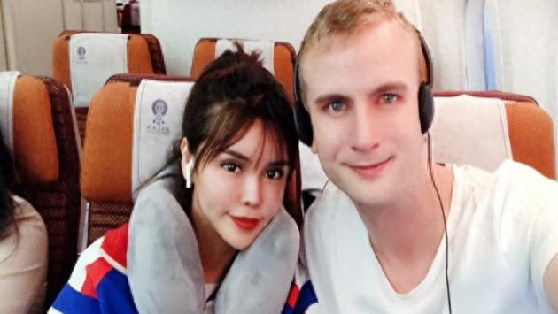 东北女子为丹麦男友生遗腹子，孩子3岁才上户口，公婆把她当女儿