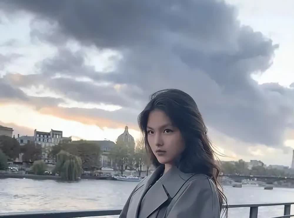 做李湘女儿太幸福了，王诗龄从来不缺名牌，越长大越漂亮