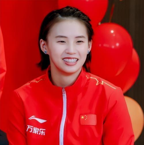 时尚中国之夜真的杀疯了！上海展览中心昨晚直接变成星光海洋，靳东、刘诗诗、姚晨这些
