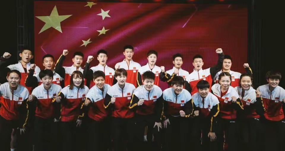 苏迪曼杯历史上，中国队13次夺金位列第一，韩国队四次夺冠位列第二，印尼队在首届夺