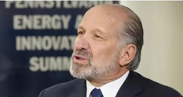 美国商务部长宣称：要大量卖给中国其实际性能被一再阉割之后的属于是“第四流”的低等