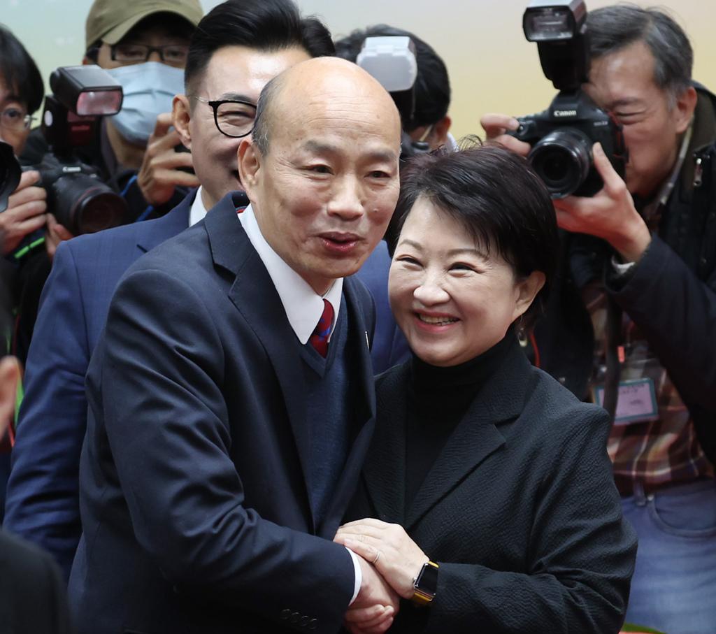 “秃燕昌”719台中同框？卢秀燕领军反恶罢号召在野大团结
全台大罢免案7月26日
