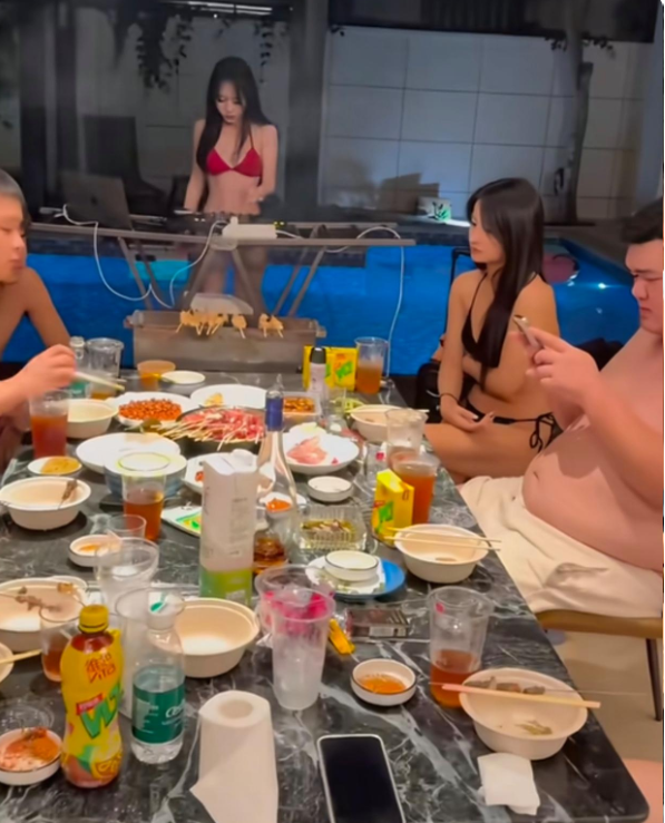 现在的女孩，这么开放的吗？

