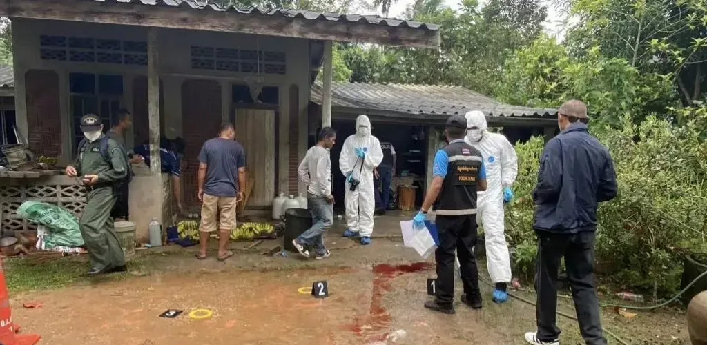 分手男扔炸弹炸死自己











一个男人因为被前女友拒绝复合，当场发