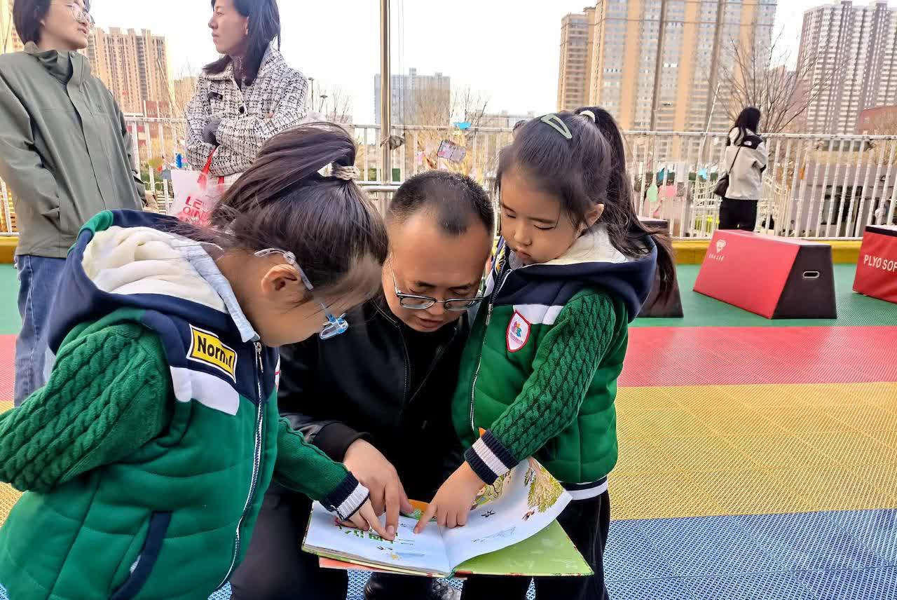 万柏林区小井峪街道长风街北社区：“阅读沐初心 书香致未来”

为了倡导全民阅