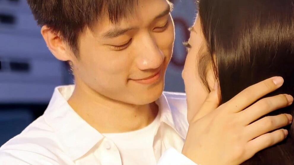 恋综最甜CP，别装了