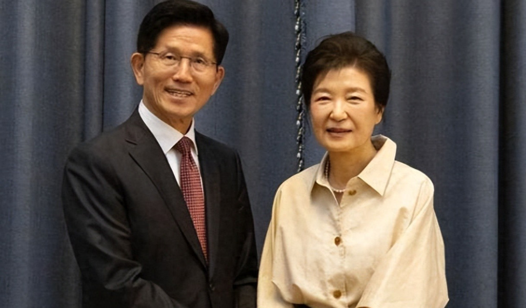 朴槿惠：过去的事就让它过去











---










