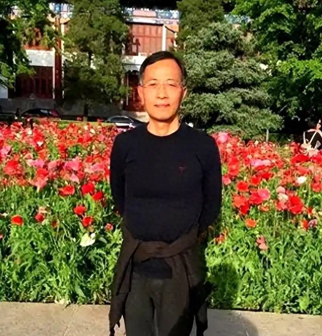 “我建议美国考虑把中国切分成七个国家。”



这句话乍一听，像是某位极端分裂分