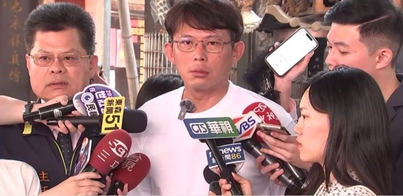 罢免吴思瑶备补领衔人想找陈智菡？黄国昌回应了

罢免吴思瑶的领衔人张克晋退出，现