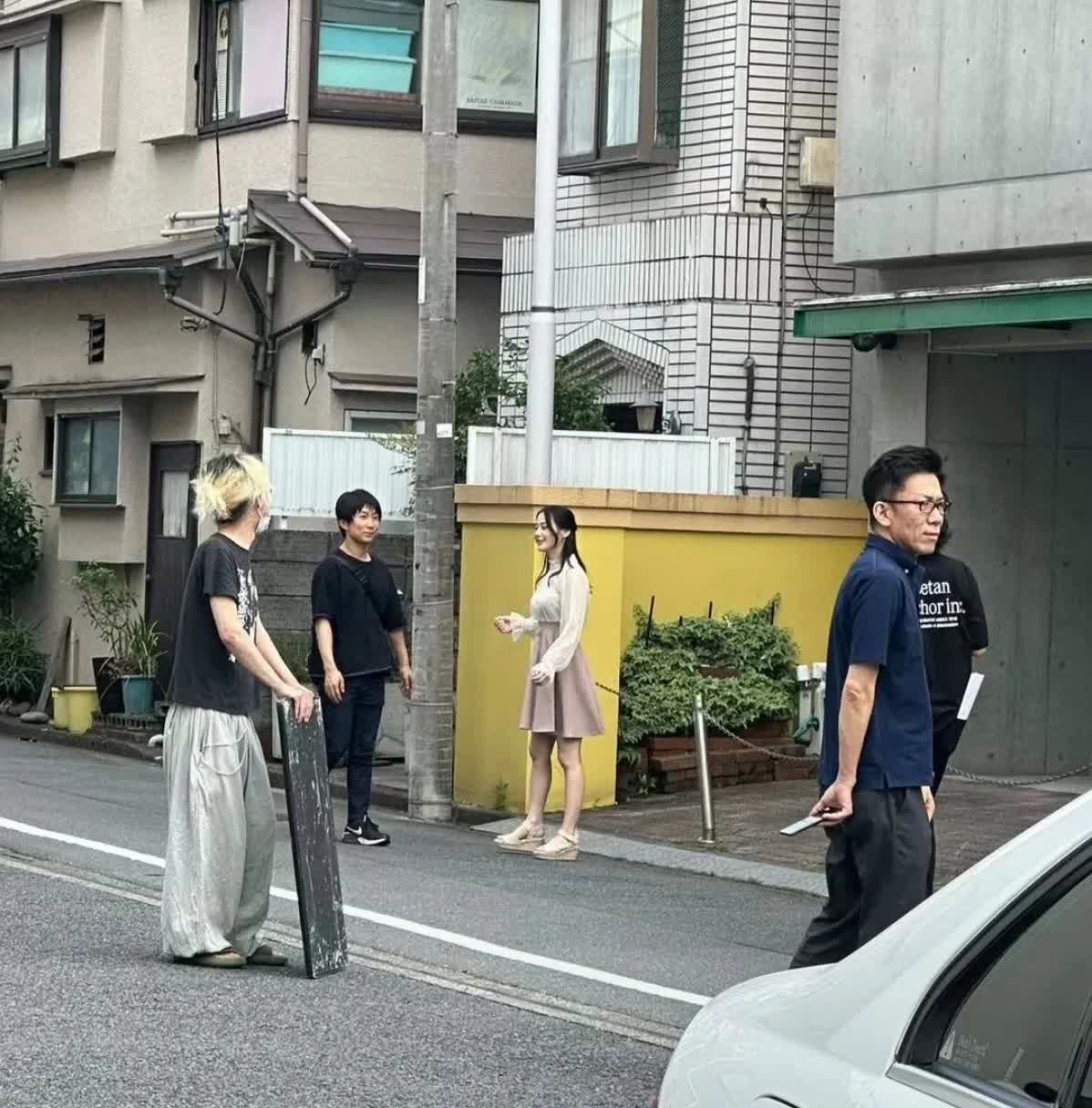 在日本好像遇到明星了，感觉很熟悉，就是叫不上来名字。