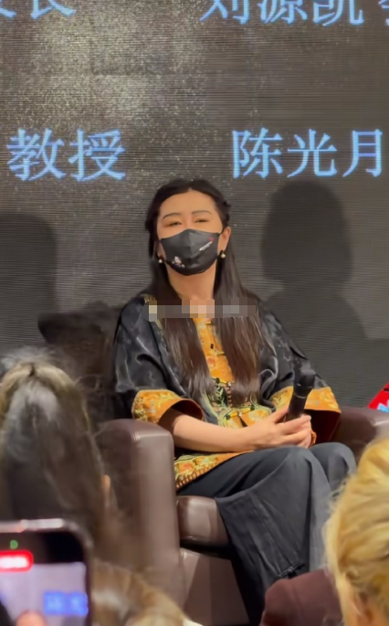 这居然是58岁的王祖贤？昔日女神怎么变成这样了 ​​​