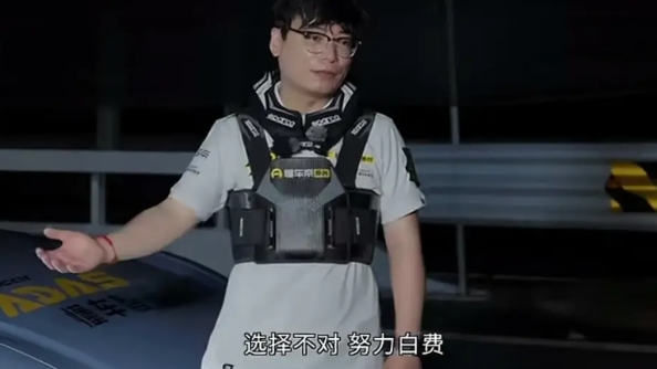 先说结论，所有的媒体都是为了利益的，官媒图政治，自媒图金钱。
懂车帝这么大个自媒
