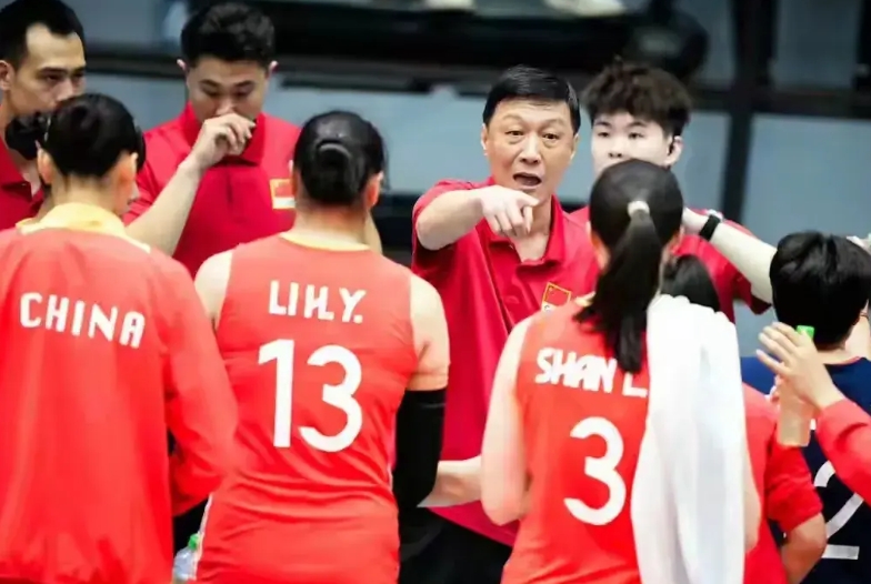 忍不住！谢激扬应当叫早谢，谢罪越早越好，U21中国女排0：3输的太惨了！

8月