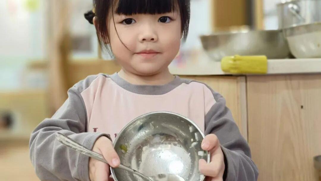 世界粮食日，萌娃在行动！万婴幼儿园倡导：共筑节约好风尚