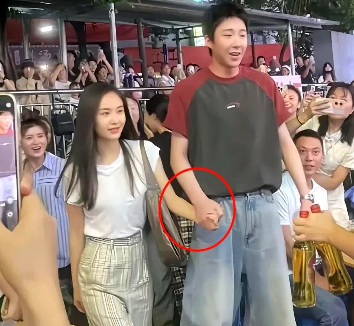 公开了？？？离谱

啥情况啊，有谁懂吗？

这个是刘宇宁吗？

他剧