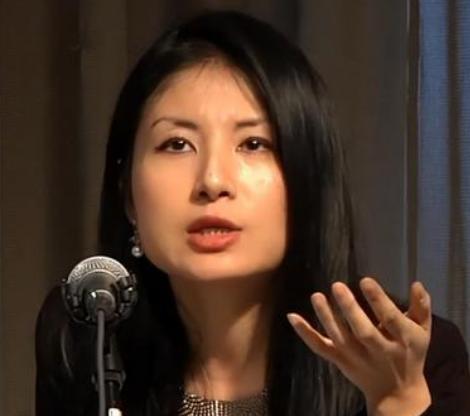 2018年，美国华裔女记者上蹿下跳，抹黑中国，但在不久后，她最亲爱的美国，却拔掉