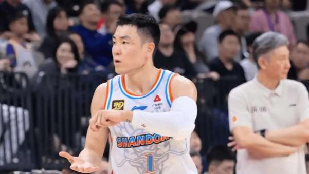 谁说高诗岩不会得分？末节狂砍12分力压赵继伟